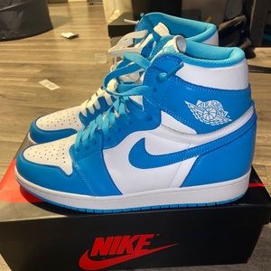 Jordan Retro 1 UNC
